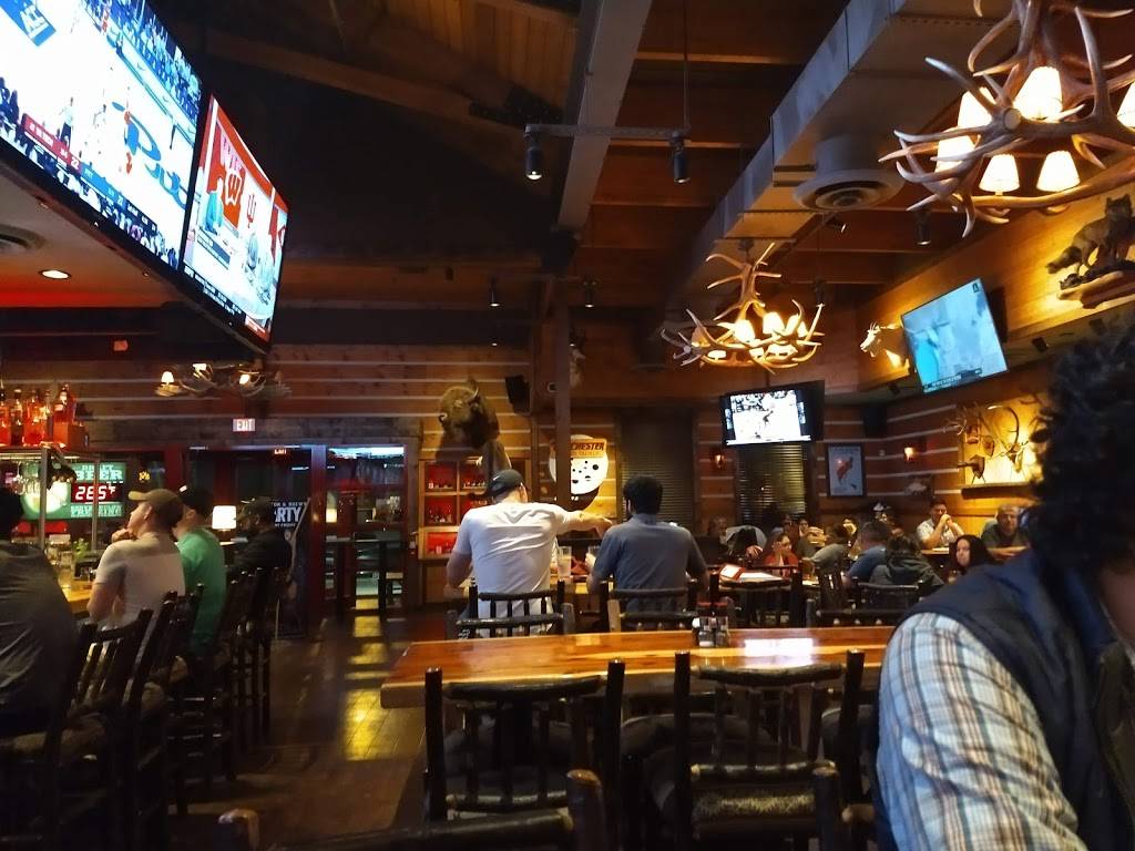 Twin Peaks | restaurant | 103 SW Loop 410, San Antonio, TX 78245, USA | 2105200412 OR +1 210-520-0412