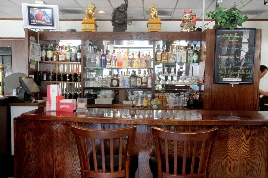 Chef Chows | restaurant | 230 Harvard St, Brookline, MA 02446, USA | 6177392469 OR +1 617-739-2469