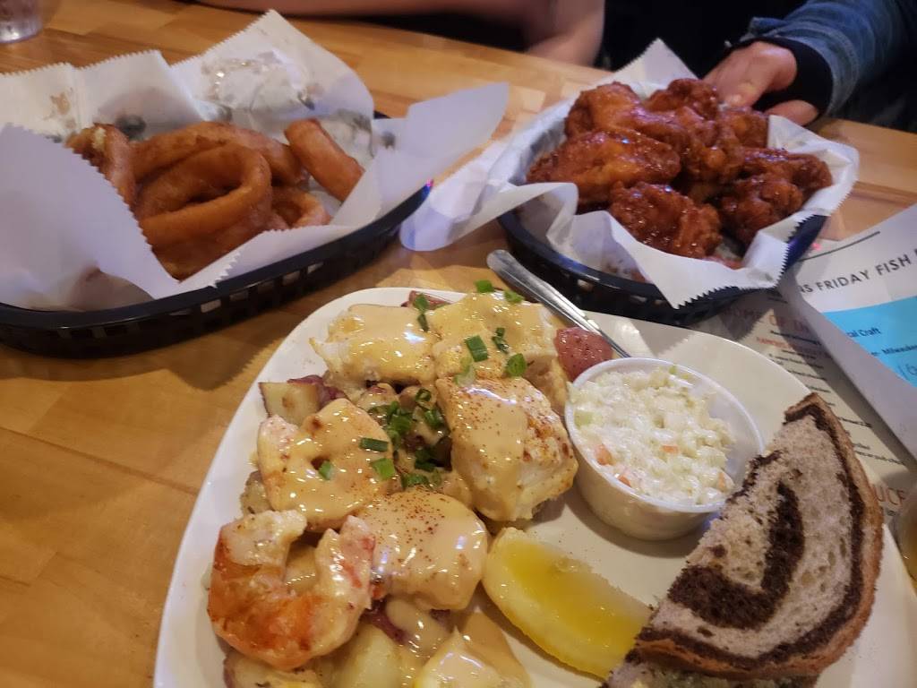 TomKens Bar & Grill | restaurant | 8001 W Greenfield Ave, Milwaukee, WI 53214, USA | 4142589110 OR +1 414-258-9110