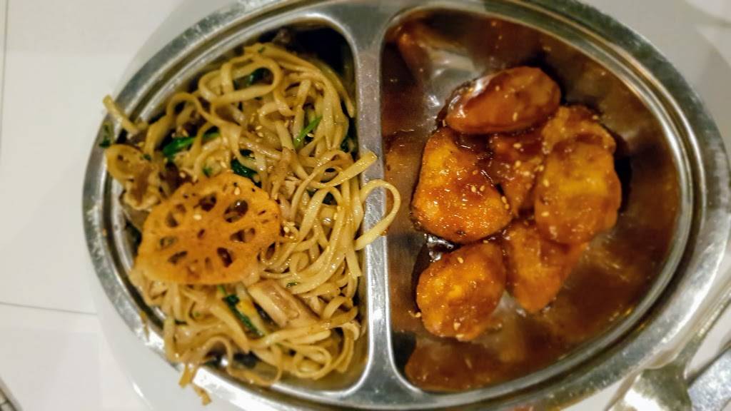 Table des Trois Vallées | restaurant | 584 Rue Maclaren E, Gatineau, QC J8L 2W1, Canada | 81998685144444 OR +1 819-986-8514 ext. 4444