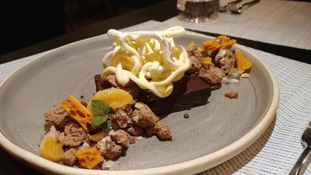 Stofa Restaurant | restaurant | 1356 Wellington St W, Ottawa, ON K1Y 3C3, Canada | 6137226555 OR +1 613-722-6555