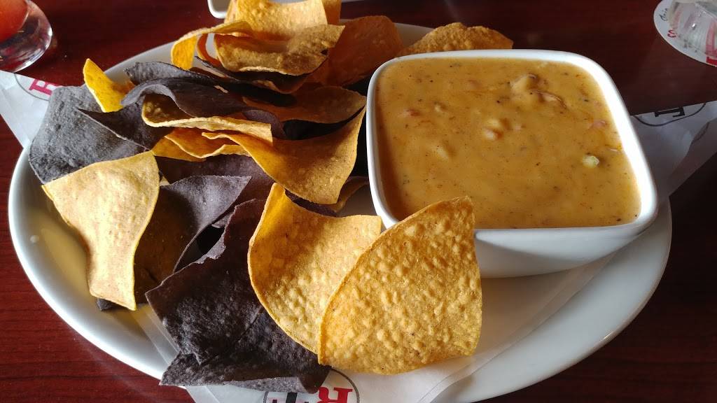 Ruby Tuesday | restaurant | 6898 Sashabaw Rd, Village of Clarkston, MI 48348, USA | 2486252008 OR +1 248-625-2008