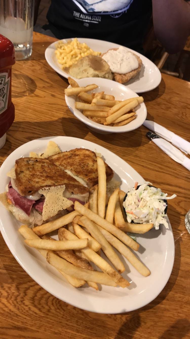 Cracker Barrel Old Country Store | restaurant | 1371 Commercial Way, Spring Hill, FL 34606, USA | 3526882911 OR +1 352-688-2911