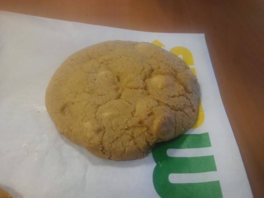 Subway | restaurant | 1375 Southdown Road Units 4 & 5, Mississauga, ON L5J 2Z1, Canada | 9058551317 OR +1 905-855-1317