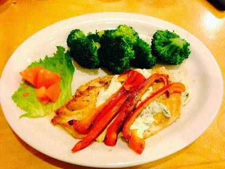 The Gathering Table | cafe | 116 N Main St, Chiefland, FL 32626, USA | 3524931590 OR +1 352-493-1590