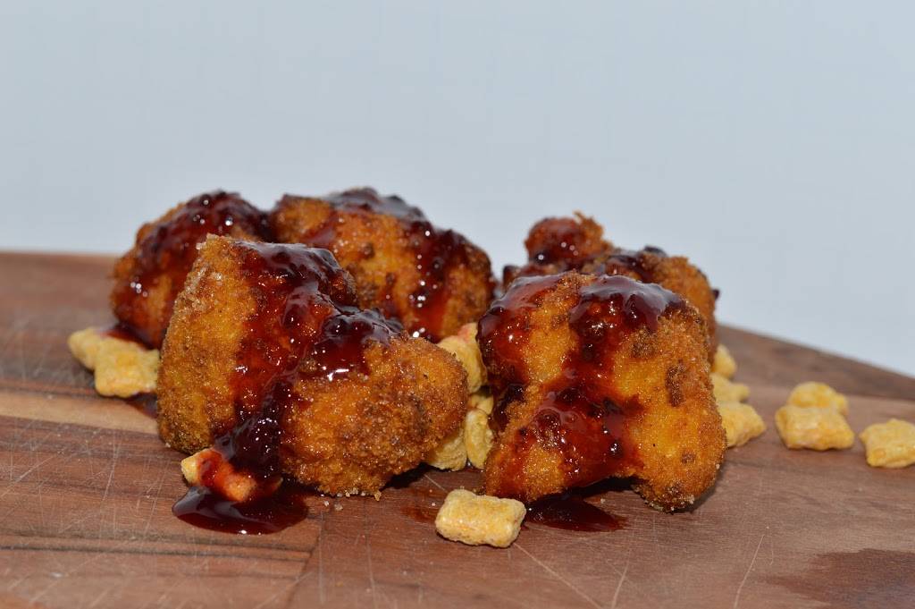 Happy Apple Cafe | restaurant | 5536 Troost Ave, Kansas City, MO 64110, USA | 8166058611 OR +1 816-605-8611