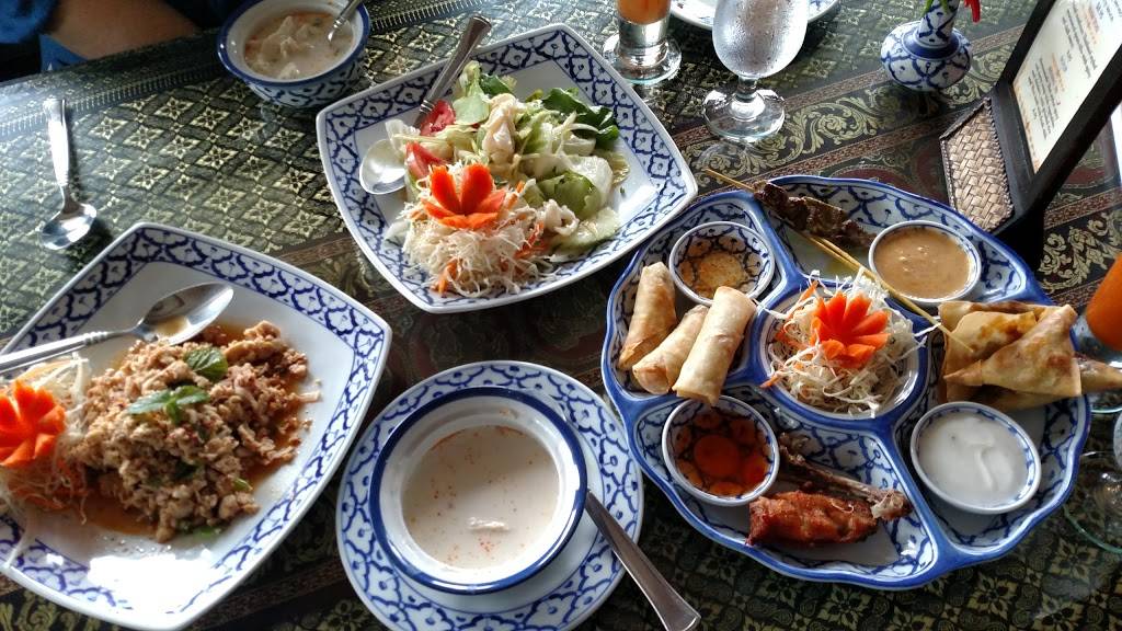 Bangkok House | restaurant | 26 NJ-35, Eatontown, NJ 07724, USA | 7323893890 OR +1 732-389-3890