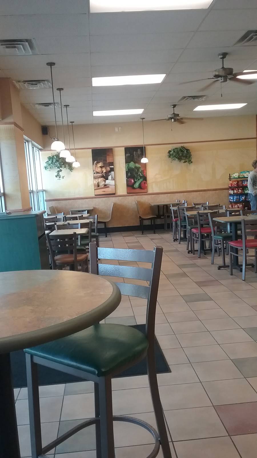 Subway | restaurant | 845 S Perryville Rd, East Bridge Center Suite #111, Rockford, IL 61108, USA | 8157088821 OR +1 815-708-8821