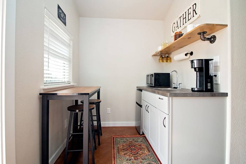 The Vintage Hideaway | restaurant | 3820 Schoenst Rd, Carmine, TX 78932, USA | 2812357486 OR +1 281-235-7486