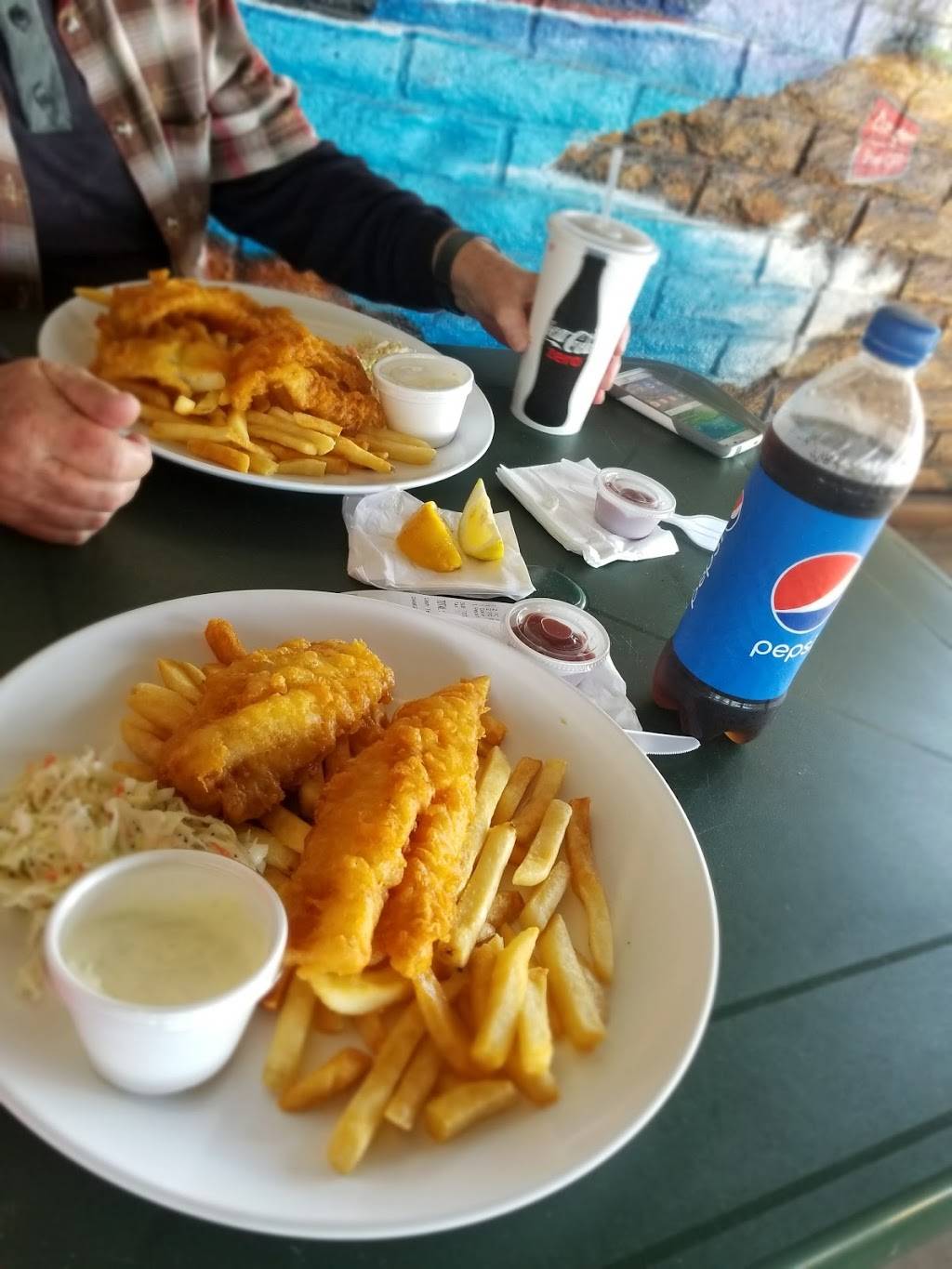 Surfside Seafood | restaurant | 550 E Surfside Dr, Port Hueneme, CA 93041, USA | 8054889533 OR +1 805-488-9533