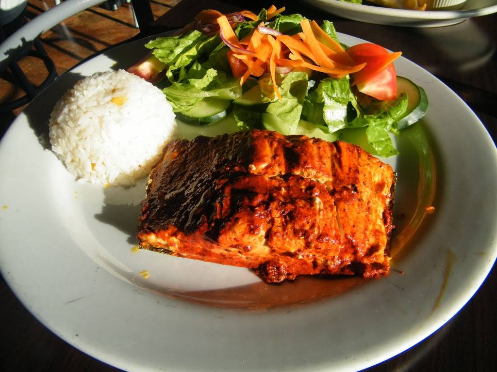 La Casa del Salmón Otay | restaurant | Bulevar Lázaro Cárdenas 2502-2, Maestros Universitarios, 22457 Tijuana, B.C., Mexico | 016646470783 OR +52 664 647 0783