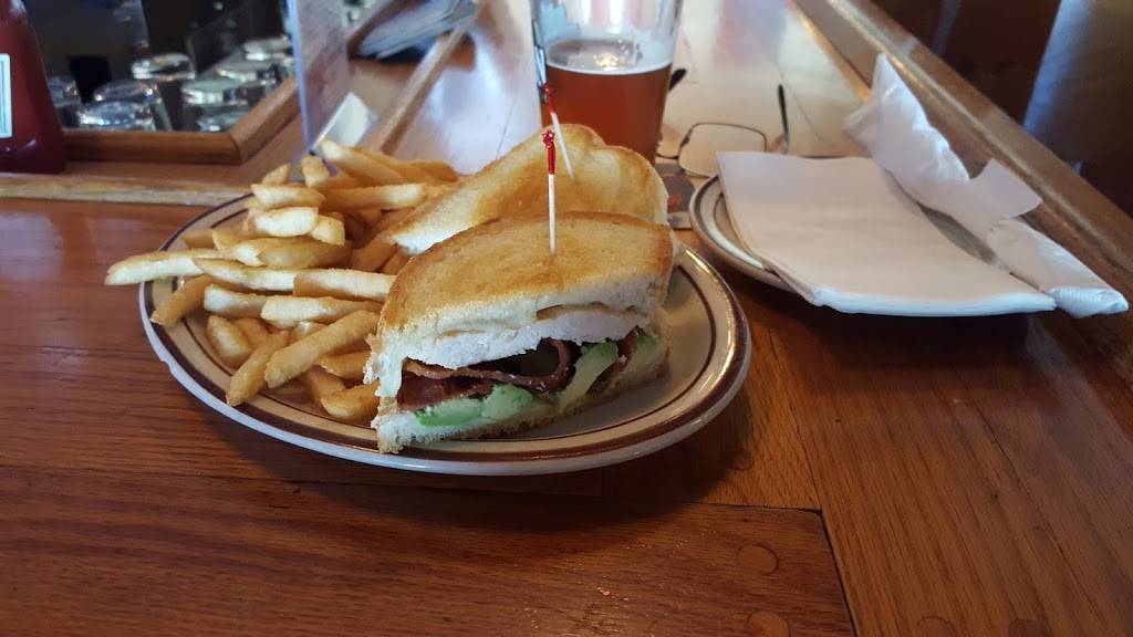 Tavern House Grill | restaurant | 200 Merrow Rd, Tolland, CT 06084, USA | 8608720332 OR +1 860-872-0332