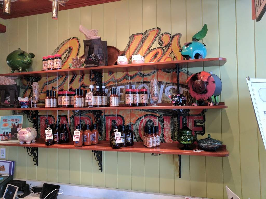 Lucilles Smokehouse Bar-B-Que | restaurant | Del Amo Fashion Center, 21540 Hawthorne Blvd #401B, Torrance, CA 90503, USA | 3103707427 OR +1 310-370-7427