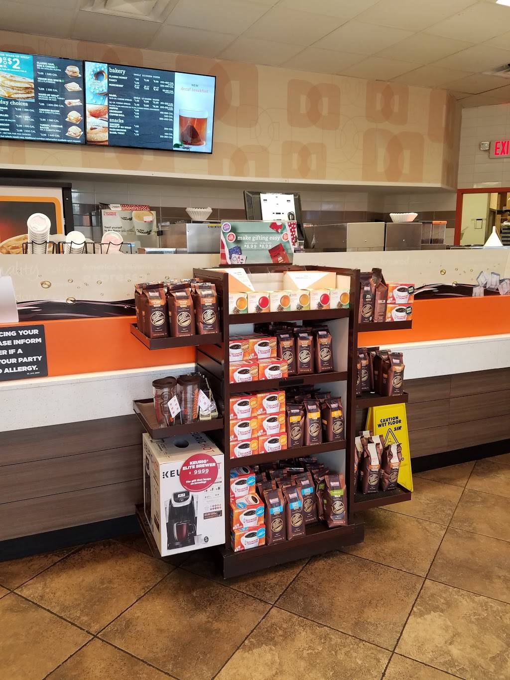 Dunkin | bakery | 15301 McGregor Blvd Suite 2, Fort Myers, FL 33908, USA | 2394370071 OR +1 239-437-0071