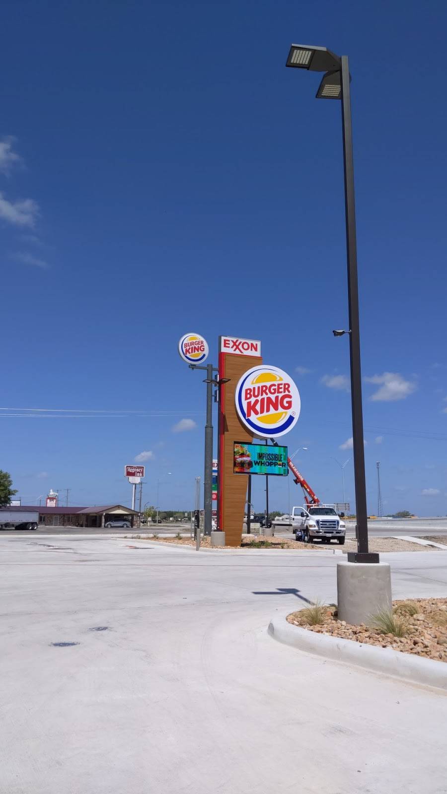 Burger King | restaurant | 405 Us Hwy 90 E, Suite A, Hondo, TX 78861, USA | 8663942493 OR +1 866-394-2493