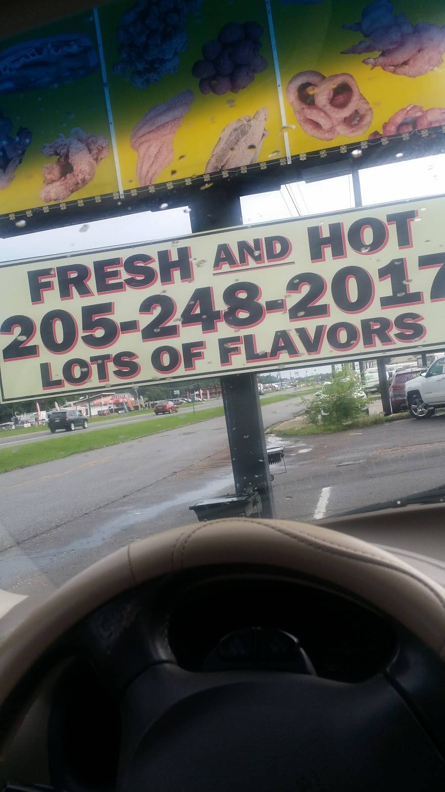 Sharks Fish & Chicken | restaurant | 208 Skyland Blvd E, Tuscaloosa, AL 35405, USA | 2056505133 OR +1 205-650-5133