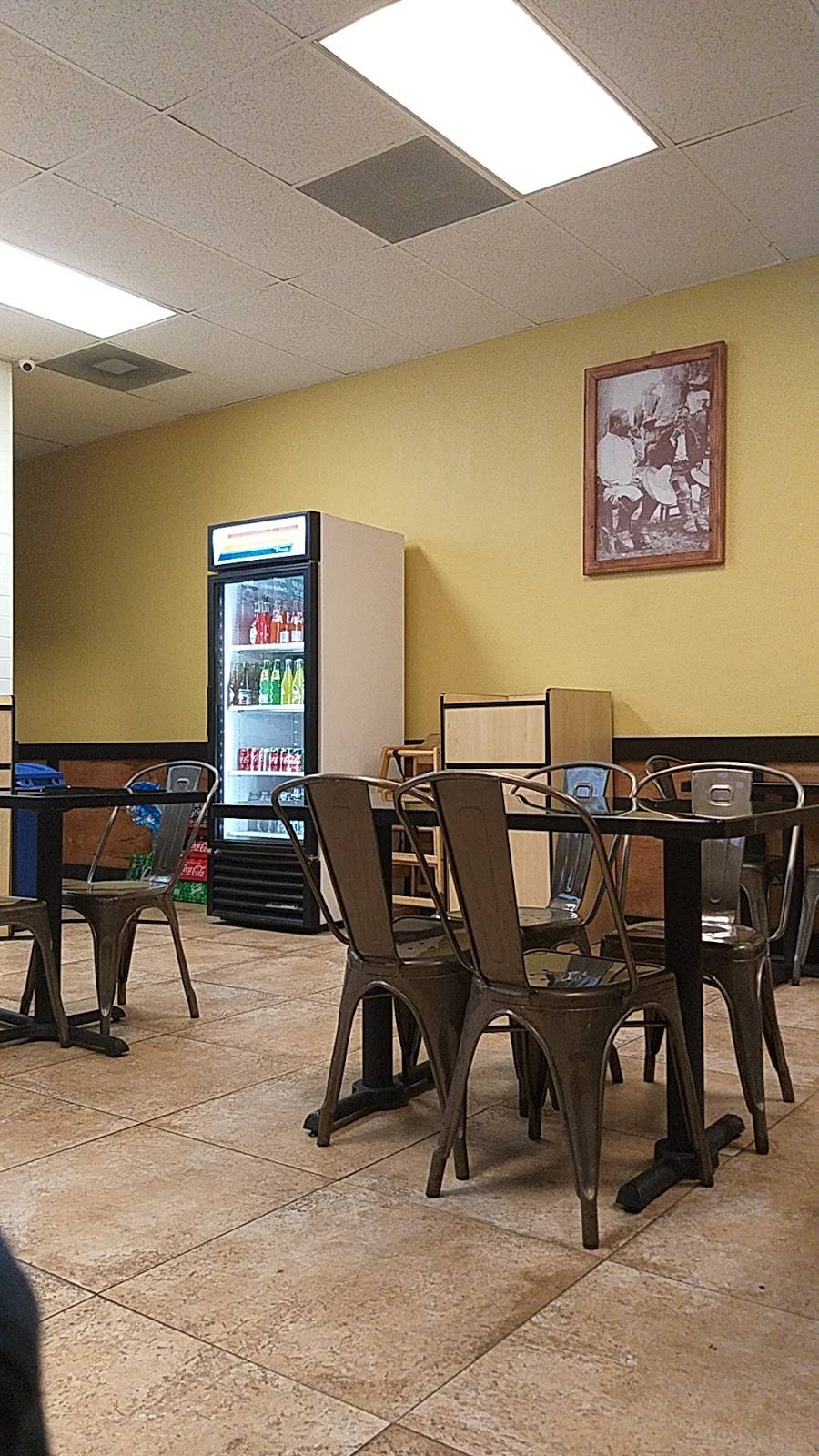 Rincon Poblano Angelita | restaurant | 5613 Whittier Blvd, East Los Angeles, CA 90022, USA | 3238212051 OR +1 323-821-2051