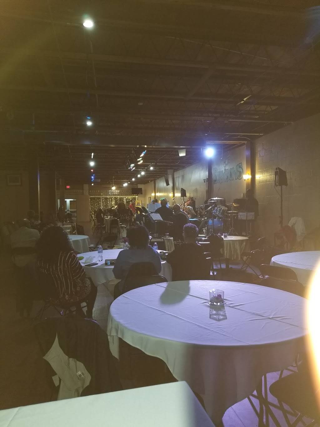 Brinsons | night club | 341 Madison Ave, Memphis, TN 38103, USA | 9015240104 OR +1 901-524-0104