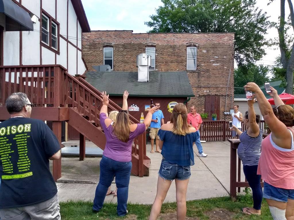 Sit-N-Bull Saloon | restaurant | 614 Gould St, Beecher, IL 60401, USA | 7085847053 OR +1 708-584-7053