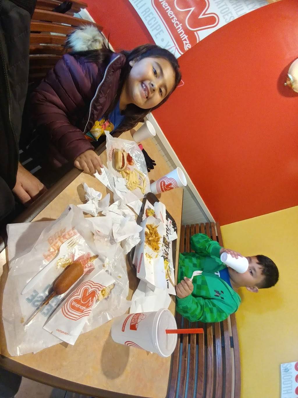 Wienerschnitzel | restaurant | 9419 Central Ave, Montclair, CA 91763, USA | 9096269042 OR +1 909-626-9042