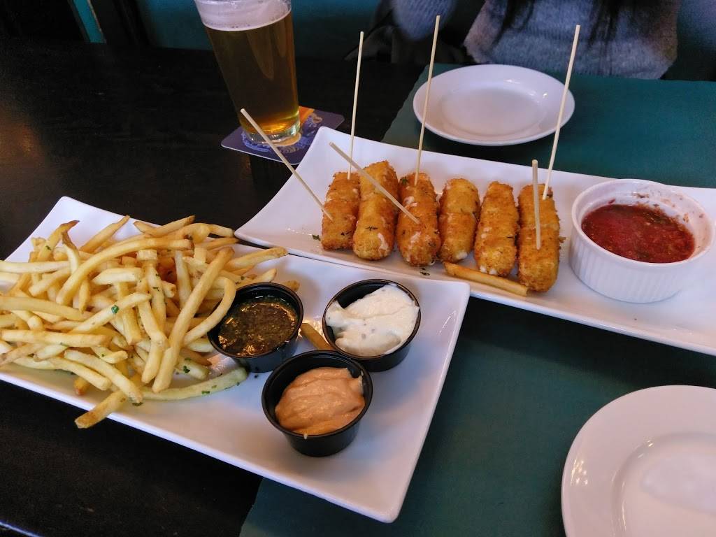 Sonny McLeans Irish Pub | restaurant | 2615 Wilshire Blvd, Santa Monica, CA 90403, USA | 3104491811 OR +1 310-449-1811