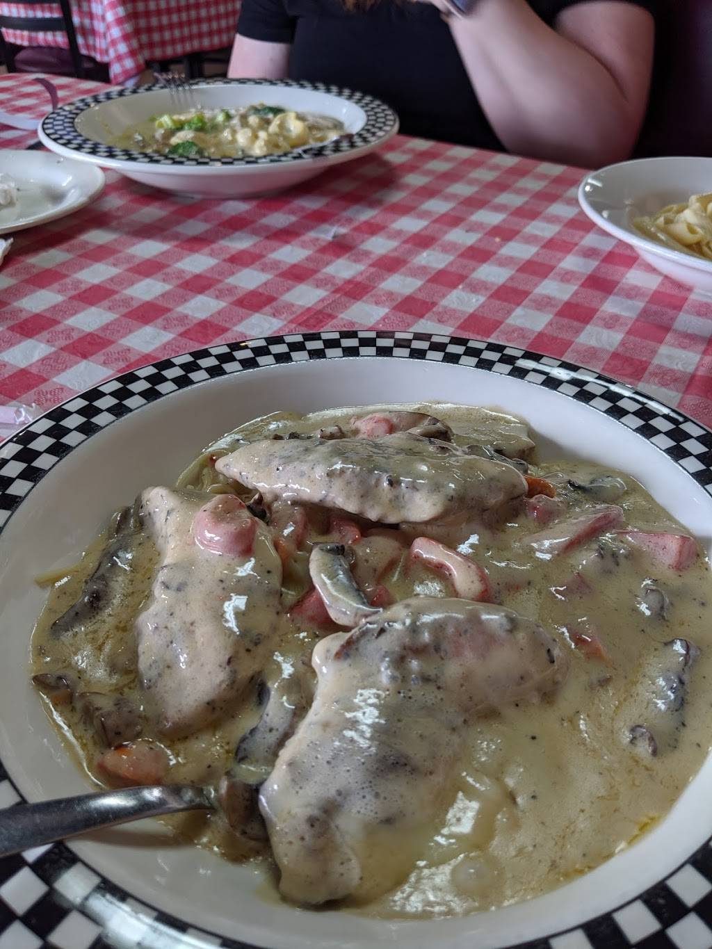 Primos Italian Restaurant | restaurant | 109 Steve Berry Blvd, Pryor, OK 74361, USA | 9183738123 OR +1 918-373-8123