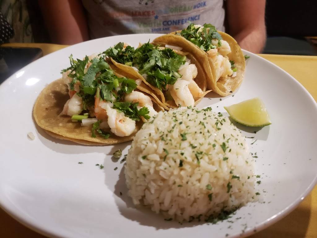 Tavos Signature Cuisine | restaurant | 5814 W Bluemound Rd, Milwaukee, WI 53213, USA | 4142398888 OR +1 414-239-8888