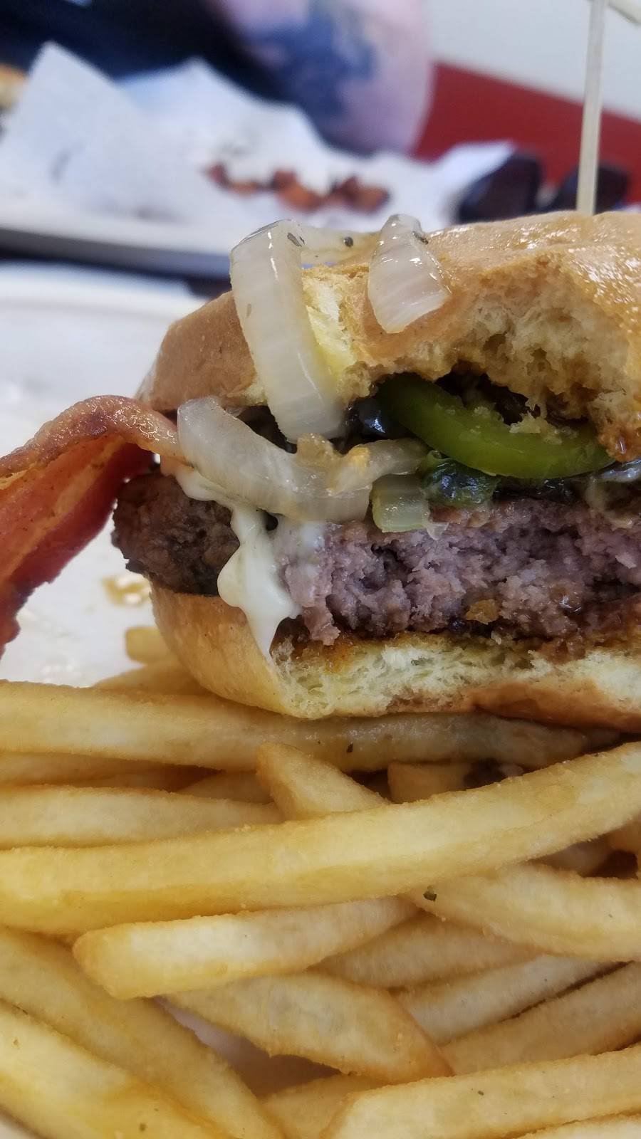 Burgerama Gourmet Burgers | restaurant | 5424 Laurel Canyon Blvd, Valley Village, CA 91607, USA | 8188213460 OR +1 818-821-3460