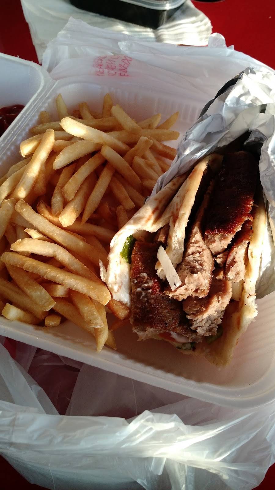 Gyros To Go | restaurant | 710 E Sublett Rd #101, Arlington, TX 76018, USA | 8174192878 OR +1 817-419-2878