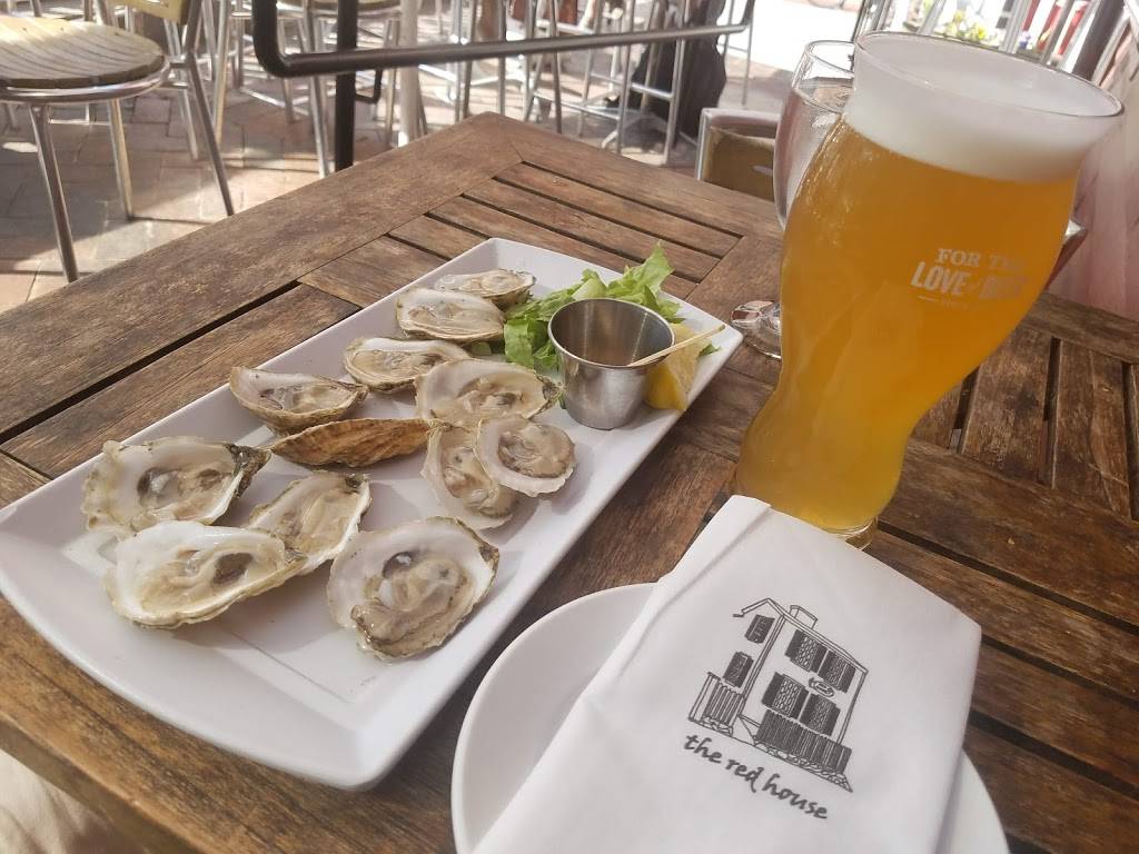 The Red House Restaurant | restaurant | 98 Winthrop St, Cambridge, MA 02138, USA | 6175760605 OR +1 617-576-0605