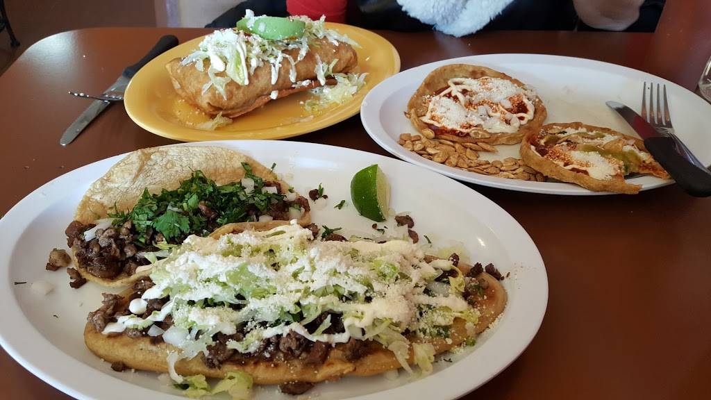 Minnas Restaurant | restaurant | 5046 W Armitage Ave, Chicago, IL 60639, USA | 7734177602 OR +1 773-417-7602