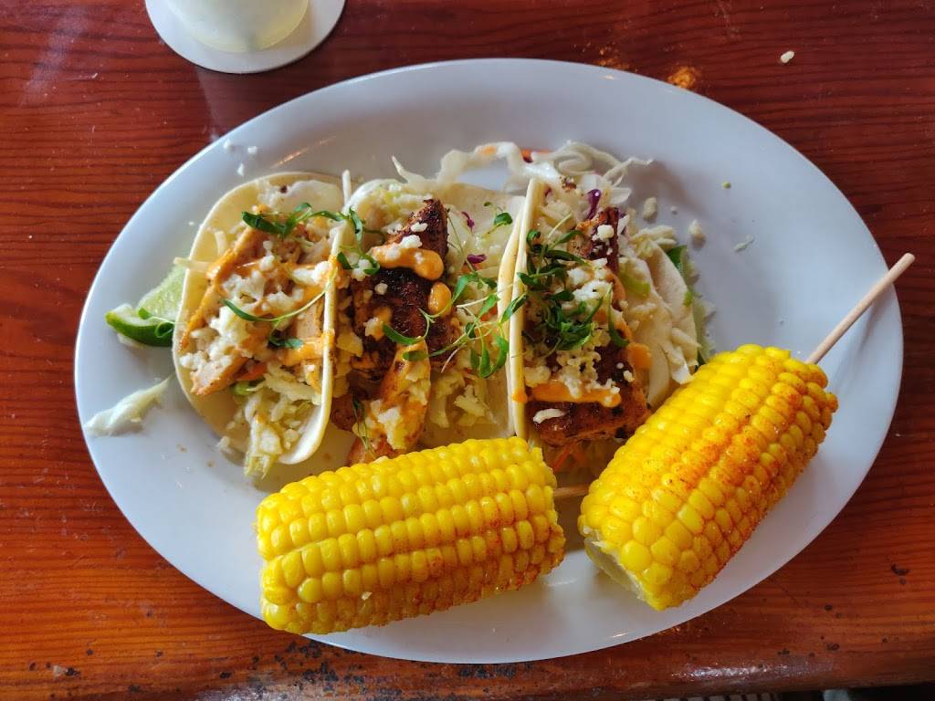 Montys Raw Bar | restaurant | 2550 S Bayshore Dr, Miami, FL 33133, USA | 3058563992 OR +1 305-856-3992