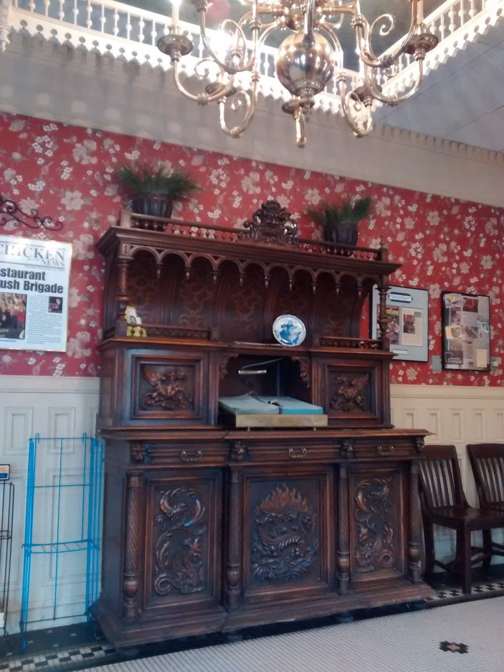 AQ Chicken House | restaurant | 1925 N College Ave, Fayetteville, AR 72703, USA | 4794437555 OR +1 479-443-7555