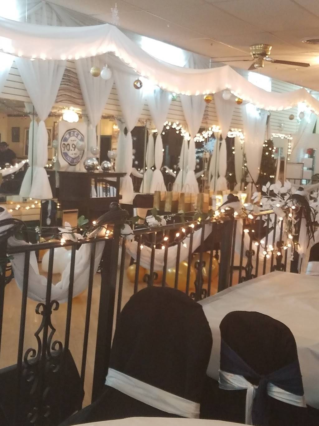 T & JJs Supreme Steaks & Catering Service | restaurant | 718 S 5th Ave, Maywood, IL 60153, USA | 7083381185 OR +1 708-338-1185