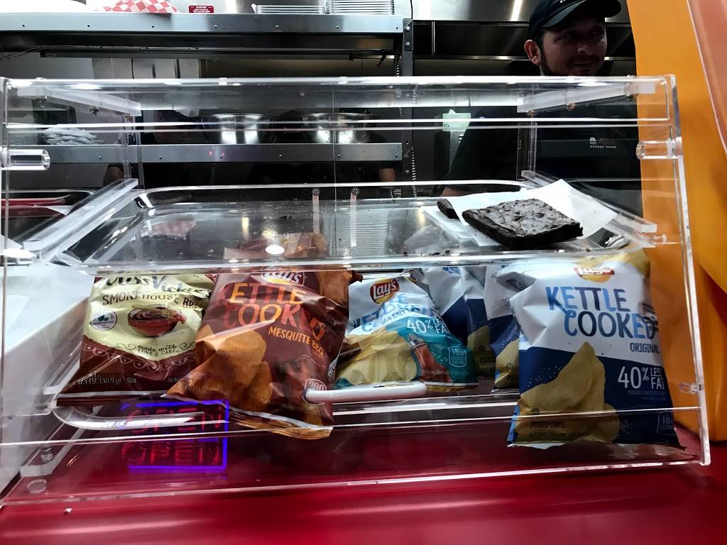 Alfreds Burger House | restaurant | 723 Telephone Rd, Houston, TX 77023, USA | 8325827324 OR +1 832-582-7324