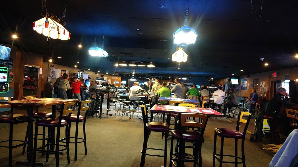 Ducks Sports Bar & Grill | restaurant | 3606 W Division St, St Cloud, MN 56301, USA | 3202290909 OR +1 320-229-0909