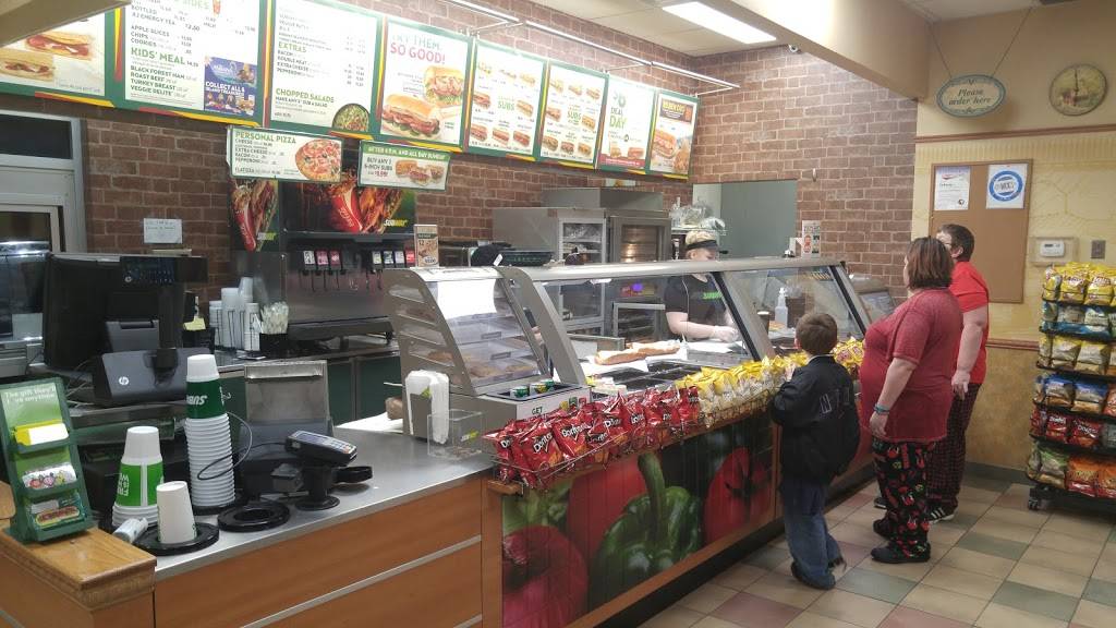 Subway | restaurant | 3132 W Iles Ave, Springfield, IL 62704, USA | 2175465900 OR +1 217-546-5900