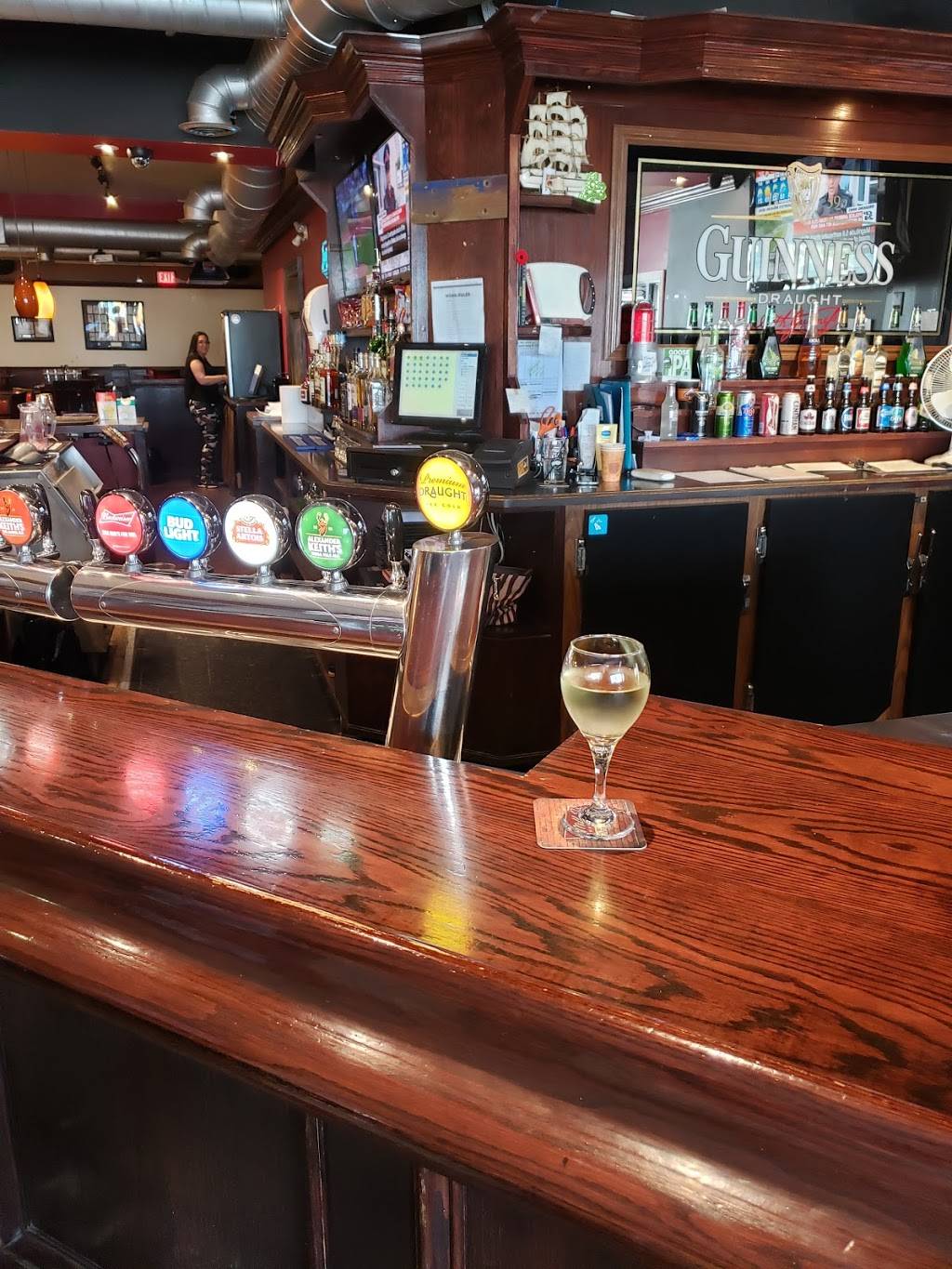 South Shore Bar & Grill | restaurant | 264 Browns Line, Etobicoke, ON M8W 3T5, Canada | 4167041820 OR +1 416-704-1820