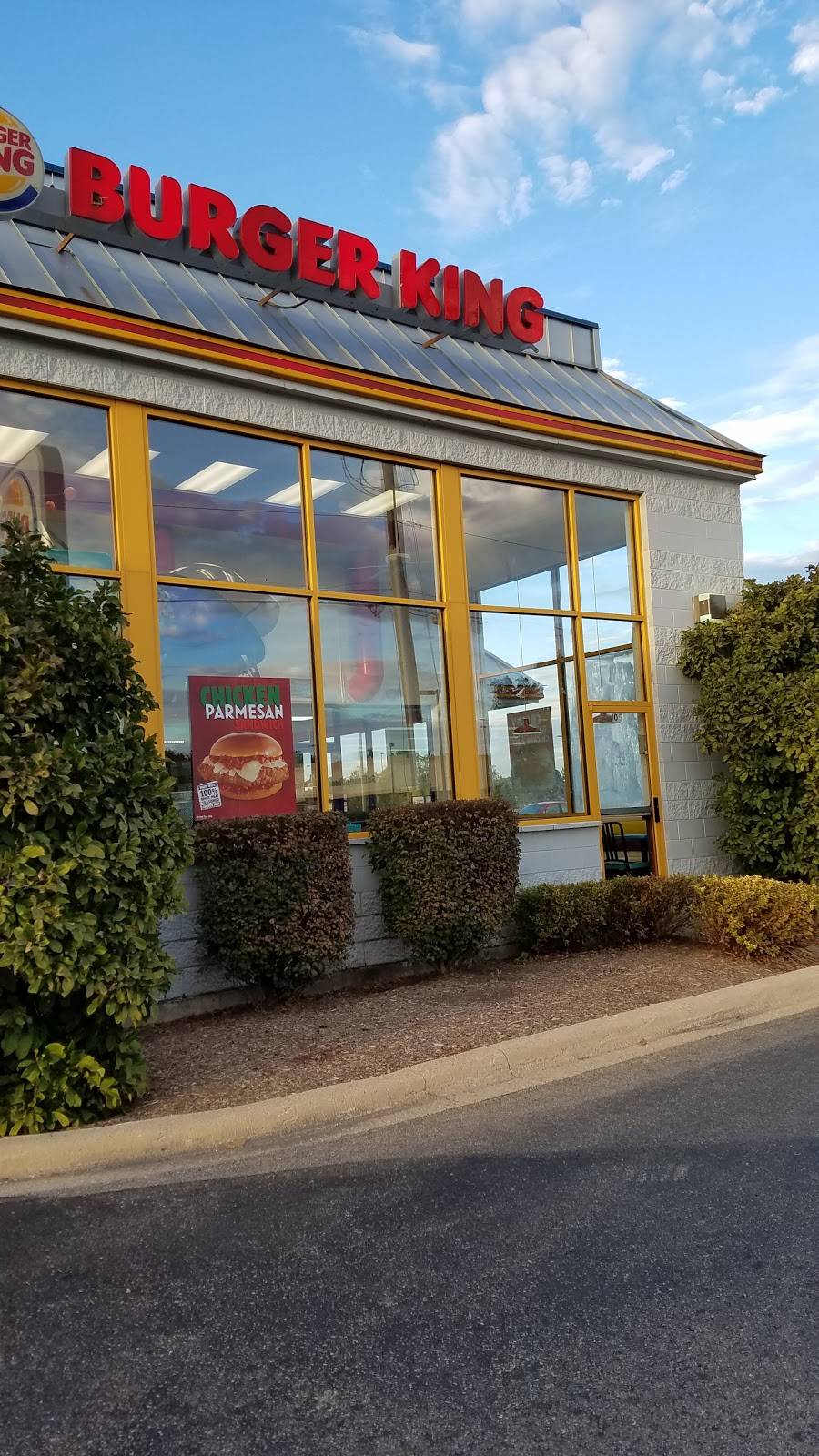 Burger King | restaurant | 105 Ace Rd, Princeton, IL 61356, USA | 8158768009 OR +1 815-876-8009