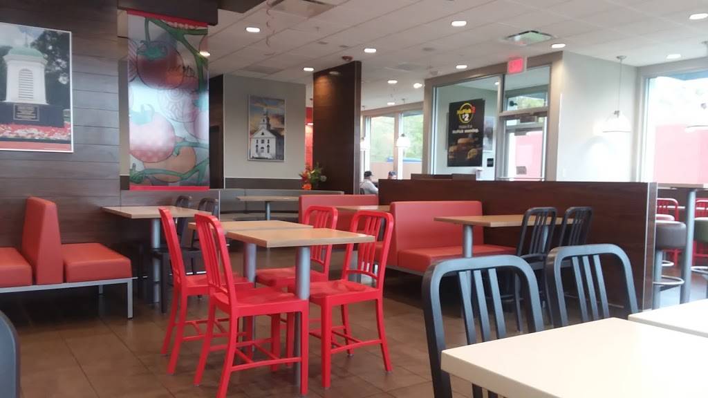 McDonalds | cafe | 631 Grand Army of the Republic Hwy, Swansea, MA 02777, USA | 5086729453 OR +1 508-672-9453