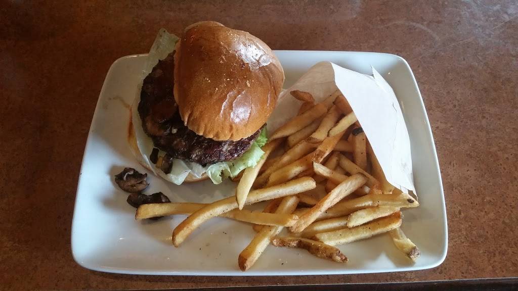 TGI Fridays | restaurant | 601 Washington Ave, Manahawkin, NJ 08050, USA | 6094890950 OR +1 609-489-0950