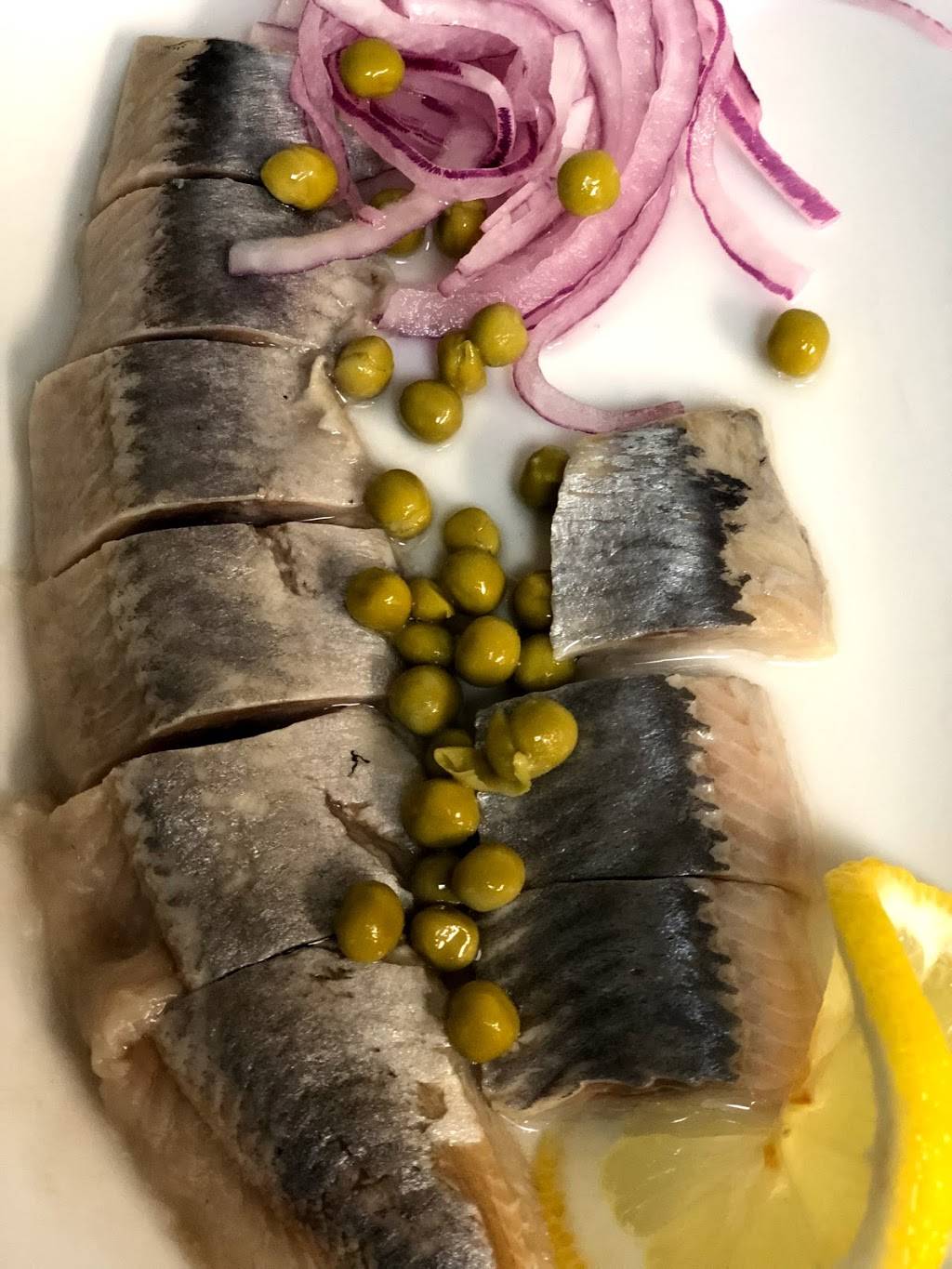 Cafe Dacha | restaurant | 675 Central Ave, Highland Park, IL 60035, USA | 8479267024 OR +1 847-926-7024