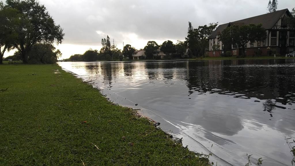 Wingstop | restaurant | 5574 W Oakland Park Blvd, Lauderhill, FL 33313, USA | 9546774000 OR +1 954-677-4000