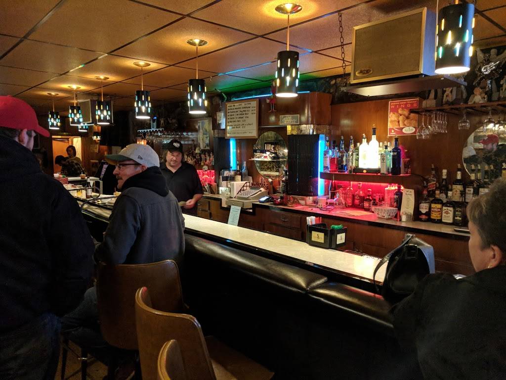 Voelkers Steak House | restaurant | 415 E South St, Beaver Dam, WI 53916, USA | 9208859924 OR +1 920-885-9924