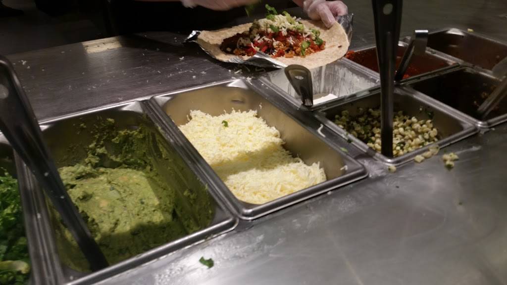 Chipotle Mexican Grill | restaurant | 213 Interstate 45 S, Huntsville, TX 77340, USA | 9364351861 OR +1 936-435-1861