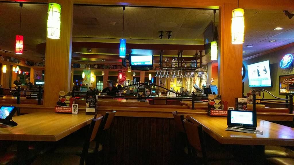 Applebees Grill + Bar | restaurant | 91 Medway Rd #1, Milford, MA 01757, USA | 5084789523 OR +1 508-478-9523