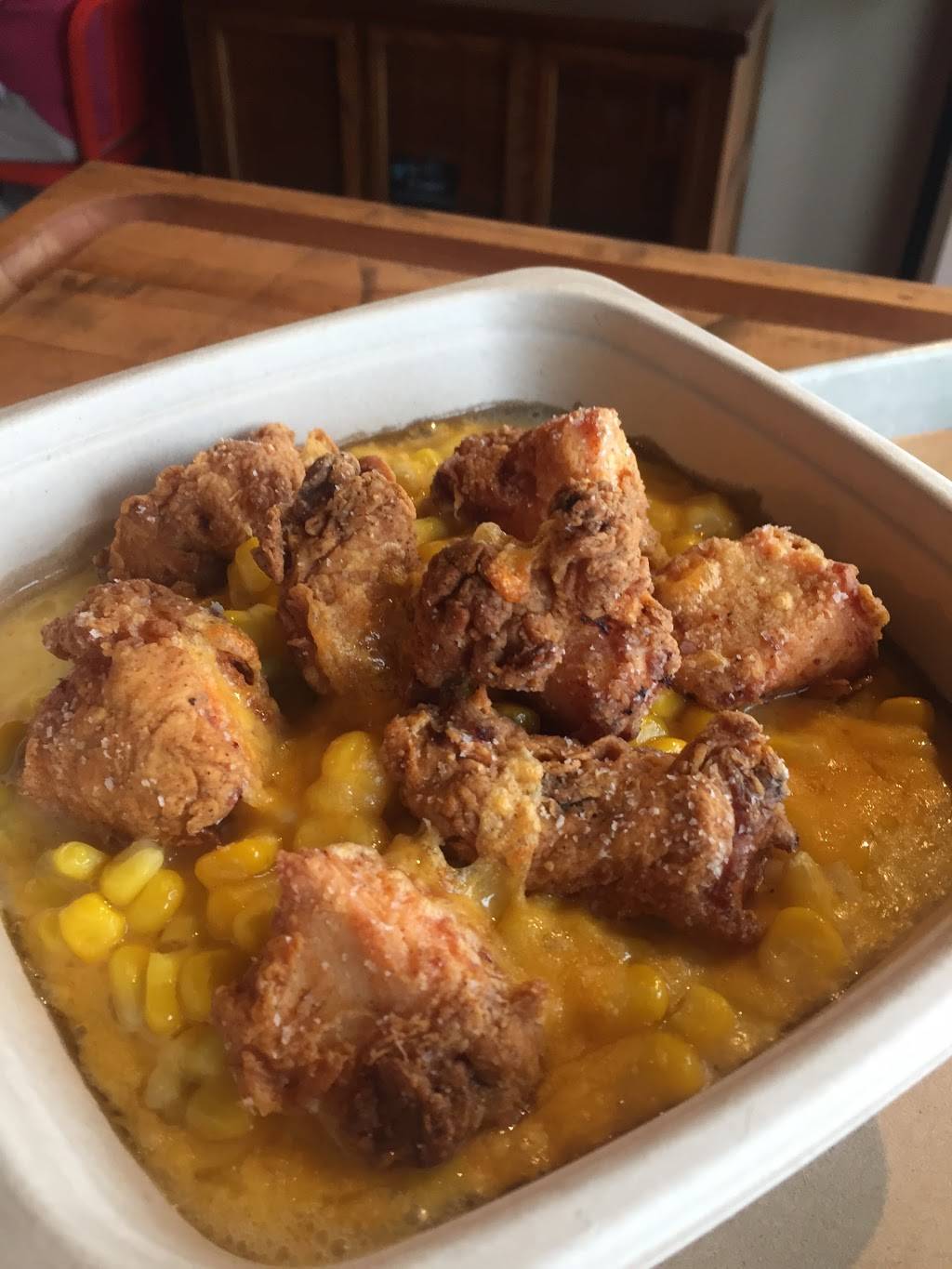 The Porch Southern Fare & Juke Joint | restaurant | 175 Rivers Edge Dr, Medford, MA 02155, USA | 7818749357 OR +1 781-874-9357