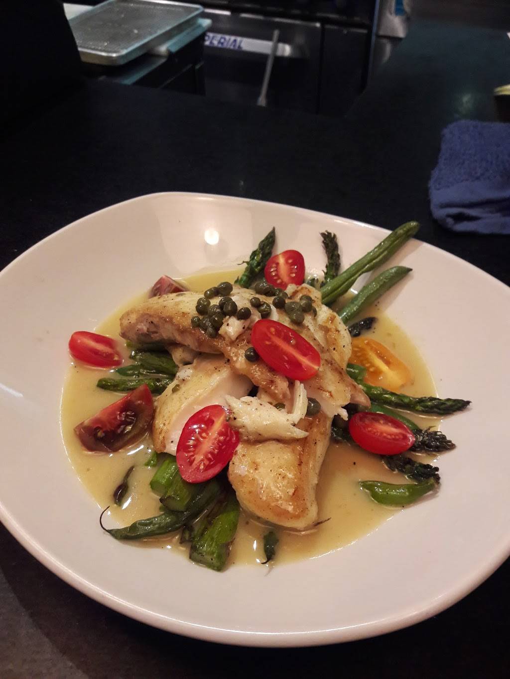 Maevery Public House | night club | 20 E Scranton Ave, Lake Bluff, IL 60044, USA | 8476043952 OR +1 847-604-3952