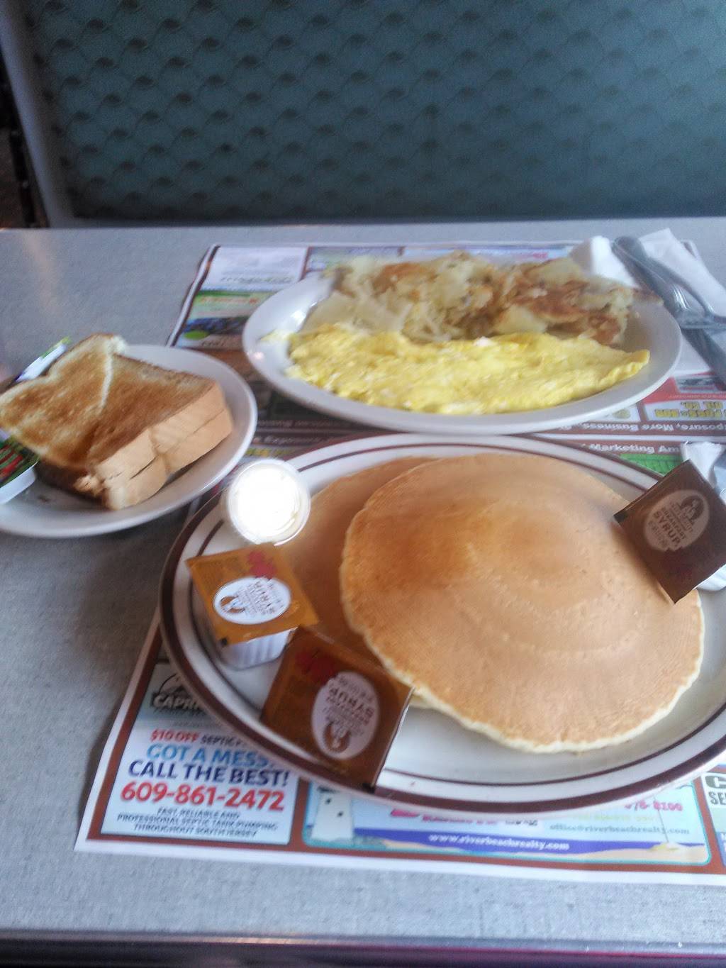Salem Oak Diner | restaurant | 113 W Broadway, Salem, NJ 08079, USA | 8569351305 OR +1 856-935-1305