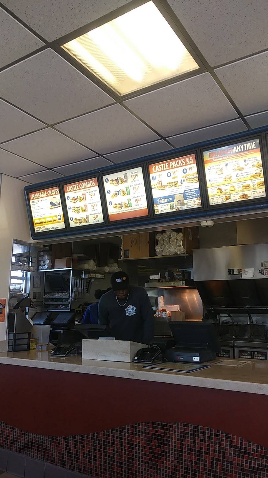 White Castle | restaurant | 701 W 14th St, Chicago Heights, IL 60411, USA | 7084818615 OR +1 708-481-8615